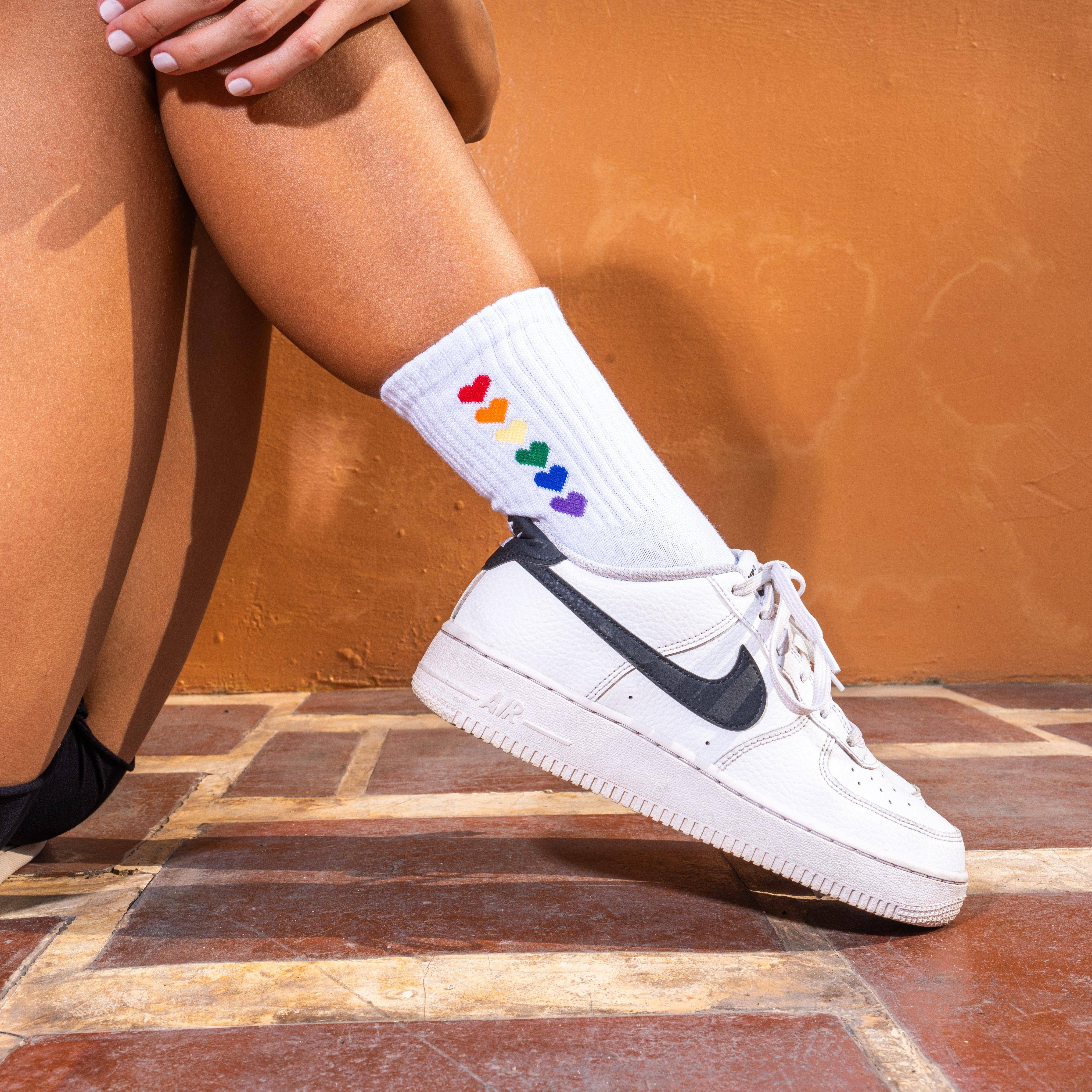 Made By Nami - Vente Chaussettes – unisexe - Chaussettes | Petits Cœurs Arc-en-ciel1