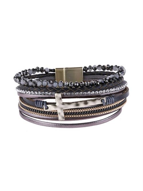 Bracelet magnétique en perles de verre en cuir croisé gris pour la vente par Apparel Candy
