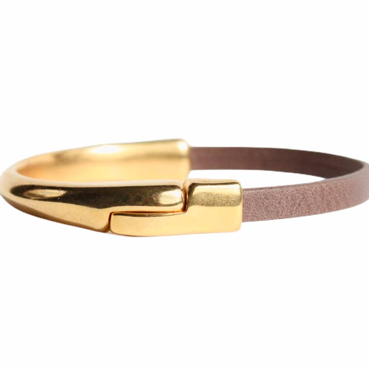 Araracuara - Wholesale Bangle Bracelet - AMACAYACÚ leather bracelet (gold) with magnetic clasp6