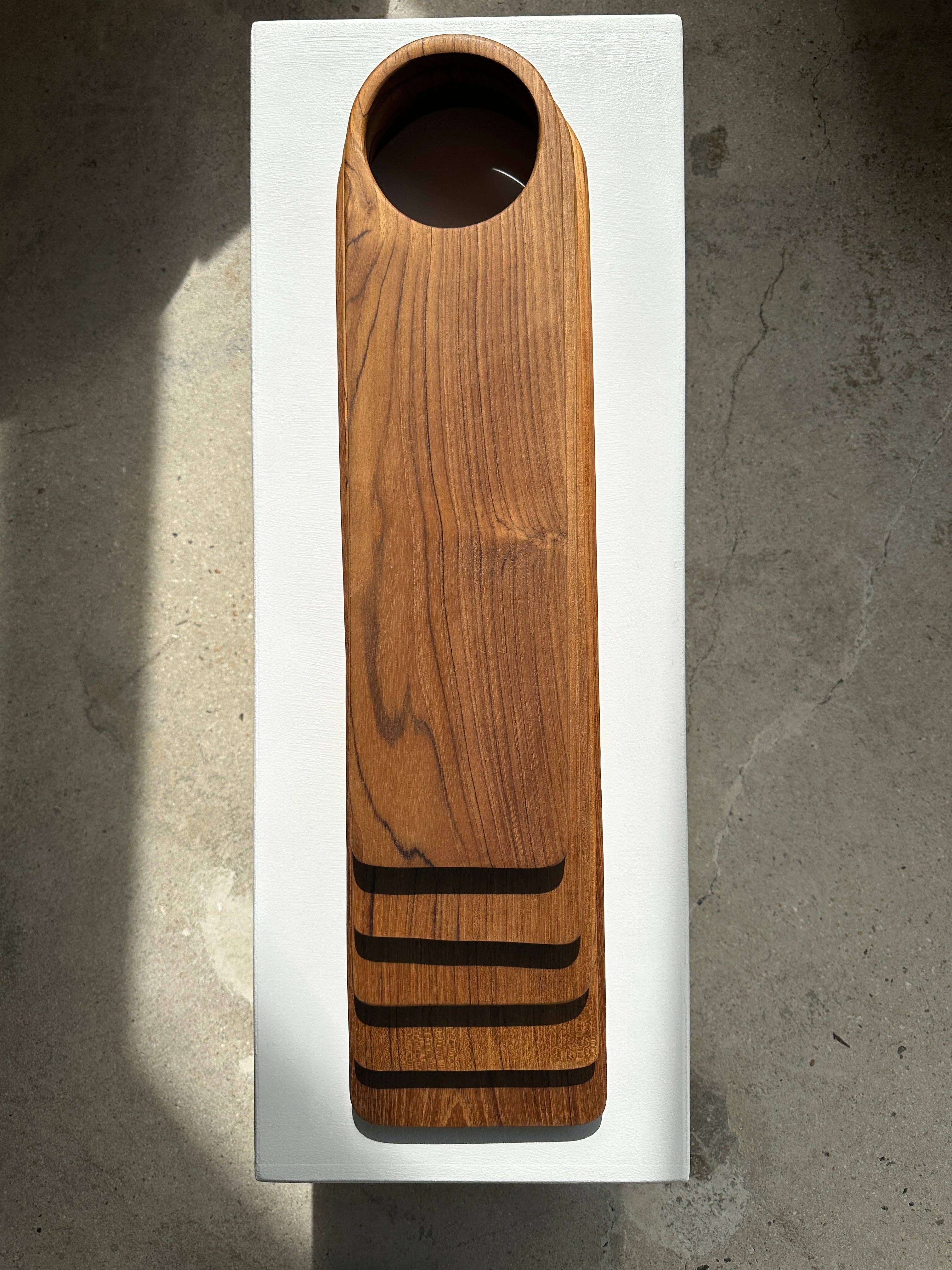 Office Objets - Wholesale Cutting Board - Monoxyle teak cutting or presentation board with handle (T3)1