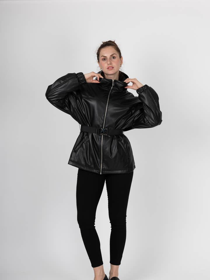 PARKA COM CINTO EM IMITAÇÃO DE COURO por atacado de KZELL PARIS