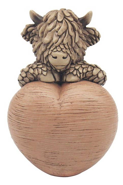David Fischhoff Ltd – wholesale Decorative figurine – LP75322 - Hughie Highland Cow With Heart 0