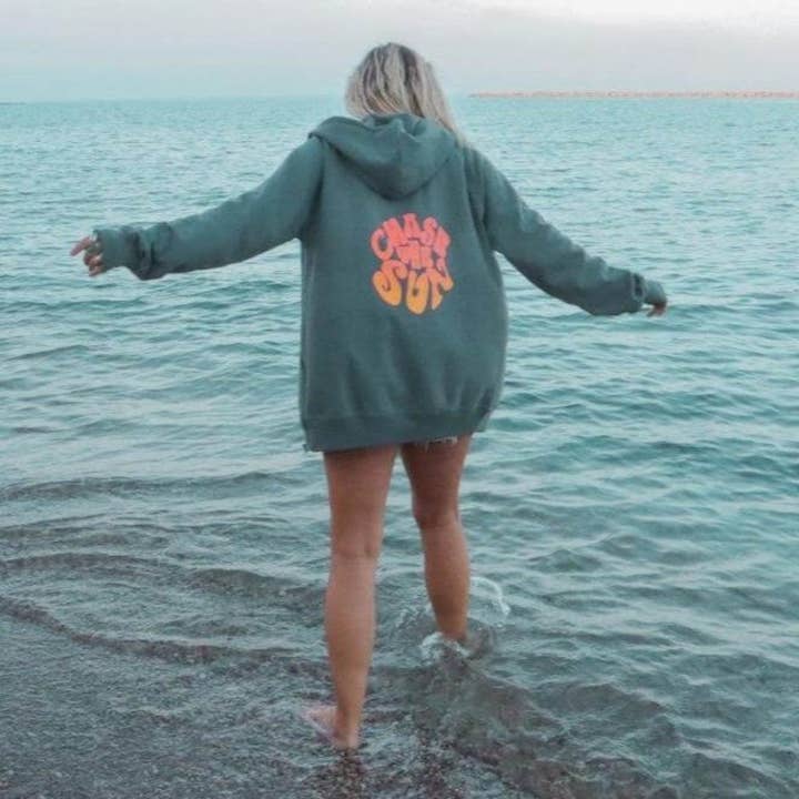 Chase The Sun Zip Up pour la vente par Wandering Waves Surf Co.
