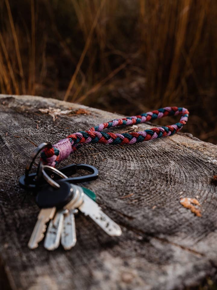 Llavero tejido a mano «Kathmandu» de Attached para venta al por mayor de Attached