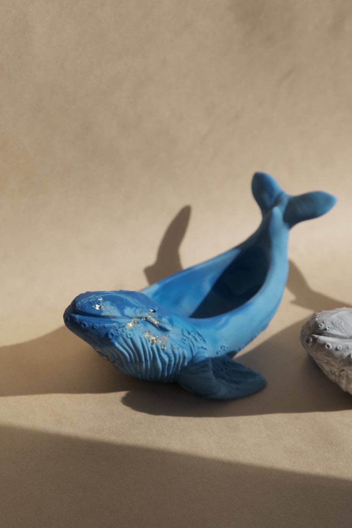 ECLAT DE L'AUBE – wholesale Jewellery dish – Jesmonite catchall - The whale2
