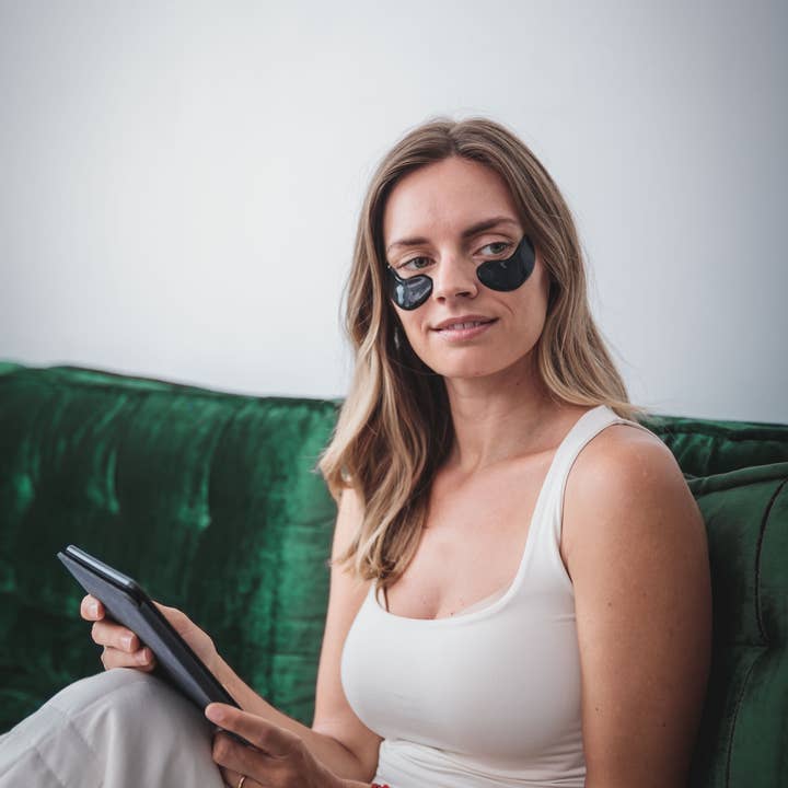 PURE SOL. - Wholesale Eye Treatment Mask - Wake Up Charcoal + Hyaluronic Acid Eye Mask - 1 pair