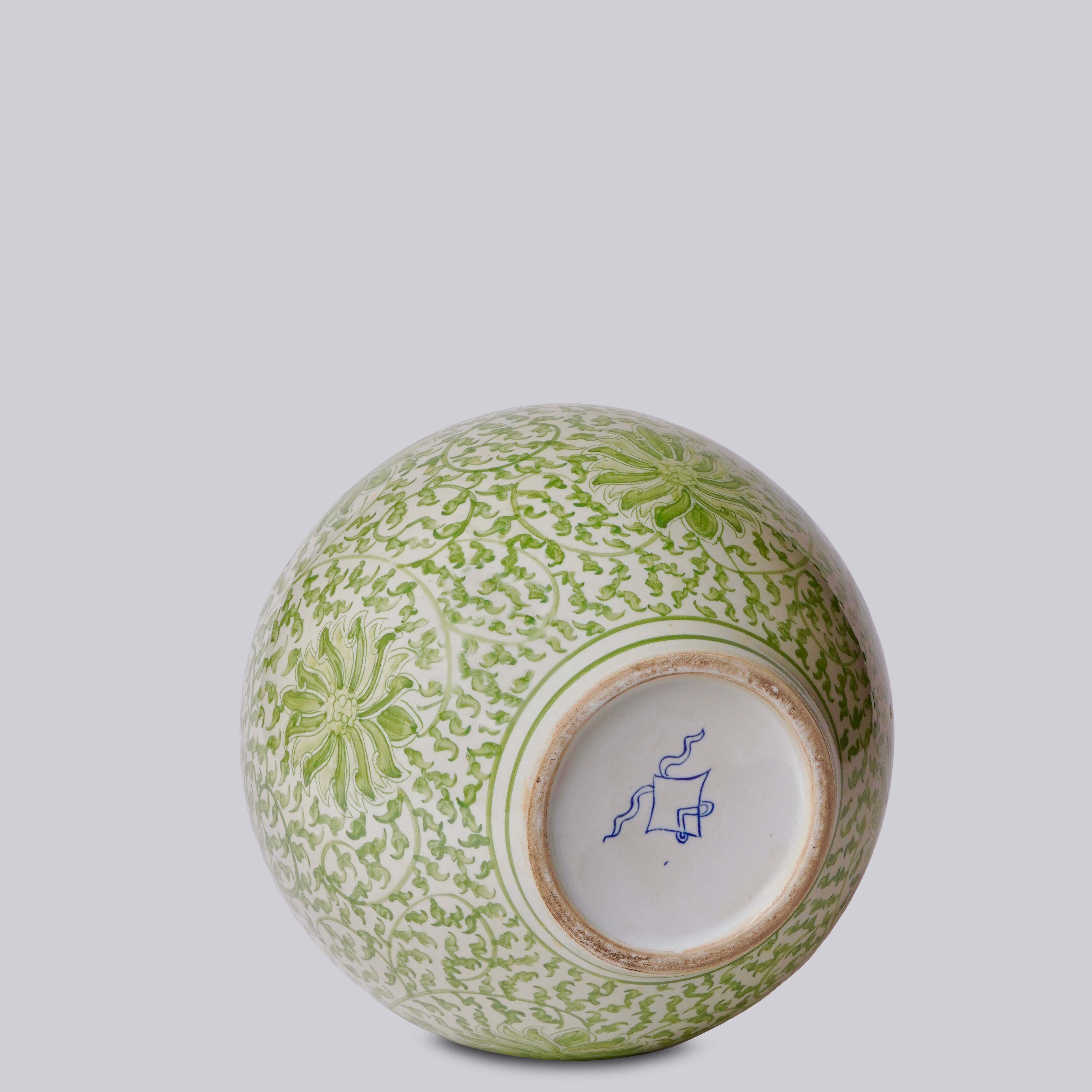 Cobalt Guild – Vaso por atacado – Vaso Globo de Porcelana Verde e Branco com Lotus em Espiral3