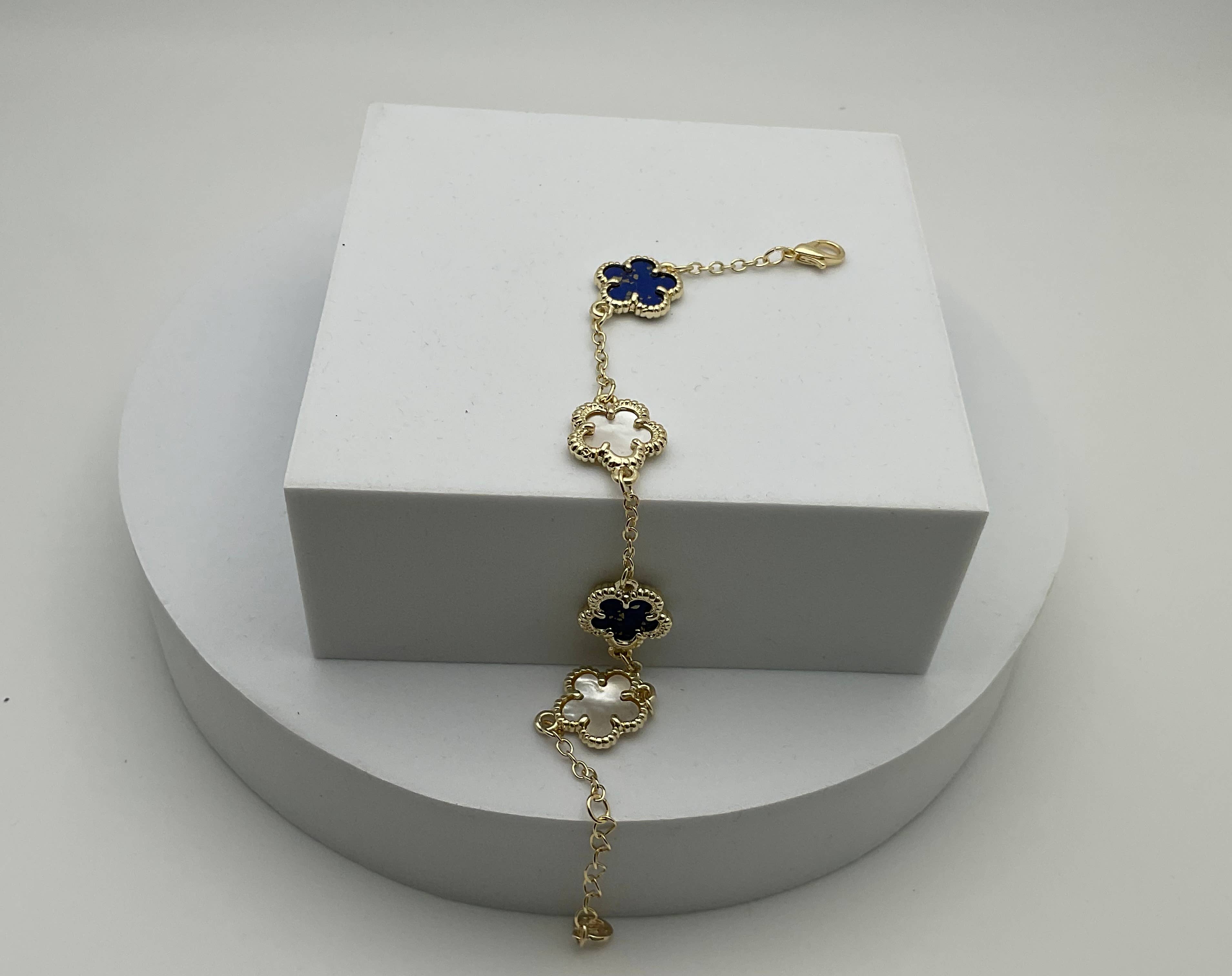 My Best Kept Jewelry – wholesale Charm/dangle bracelet – Assorted Coloured Clover Station Bracelets3