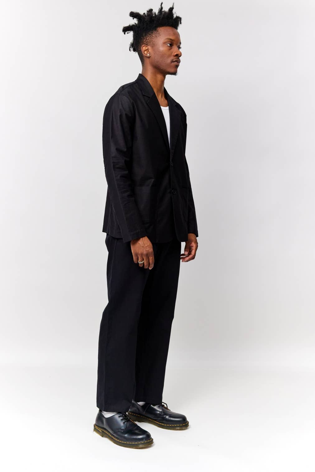 SCHWARZ Der Abel Blazer – Locker geschnittener, einreihiger Blazer aus Baumwollmischung für den Großhandel auf Faire1