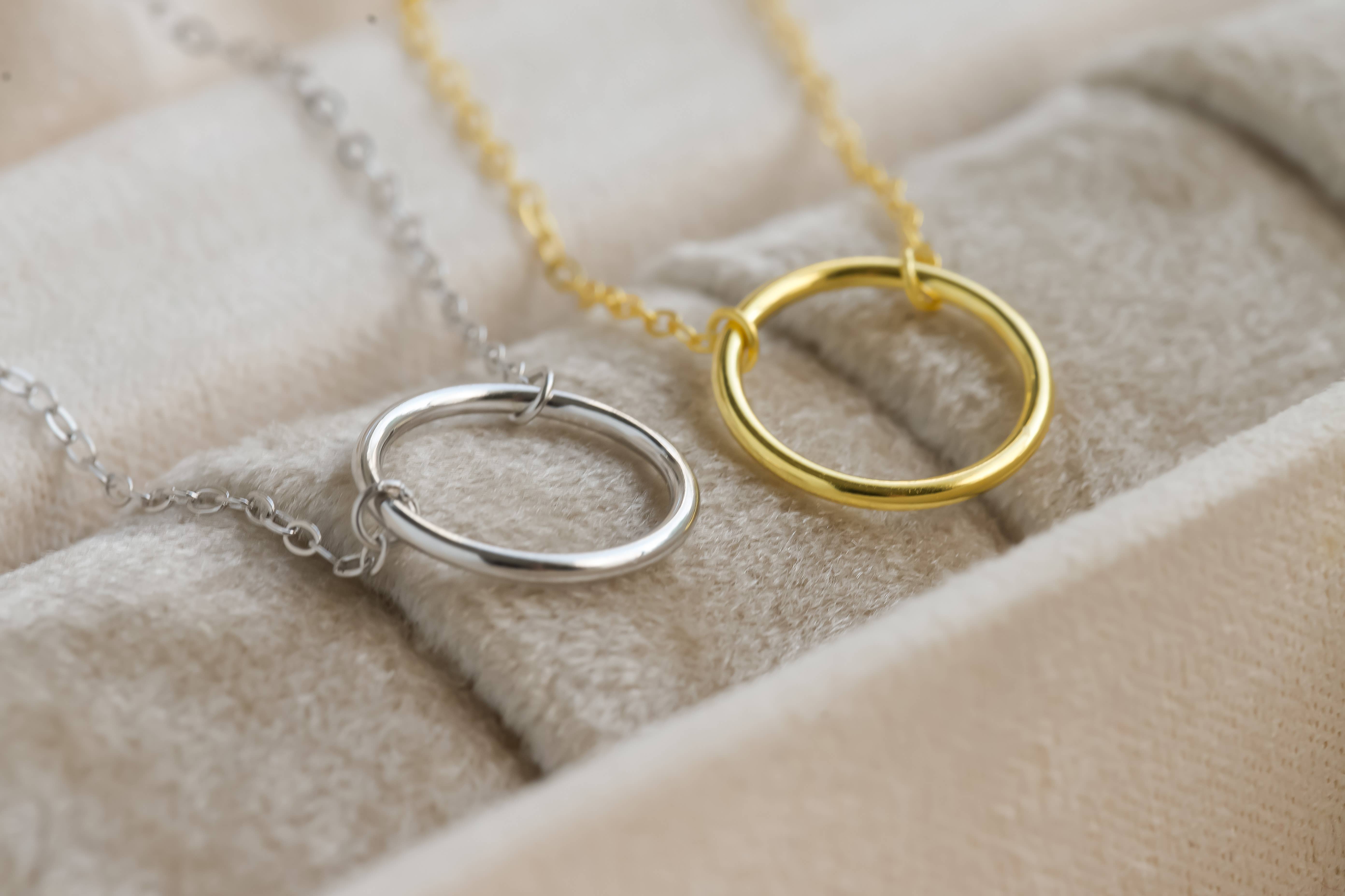 Blueyejewelry - Vendita all'ingrosso Collana con ciondolo/pendaglio - Collana con cerchi ad incastro - Collana con cerchi in argento 9257