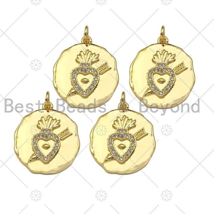 Coração micro pavê CZ com flecha de cupido em pingente de moeda redonda, pingente de medalhão de ouro 18K, pingente de pingente de pulseira de colar, 19x22mm, Sku #Z1333 por atacado de BestBeads&Beyond