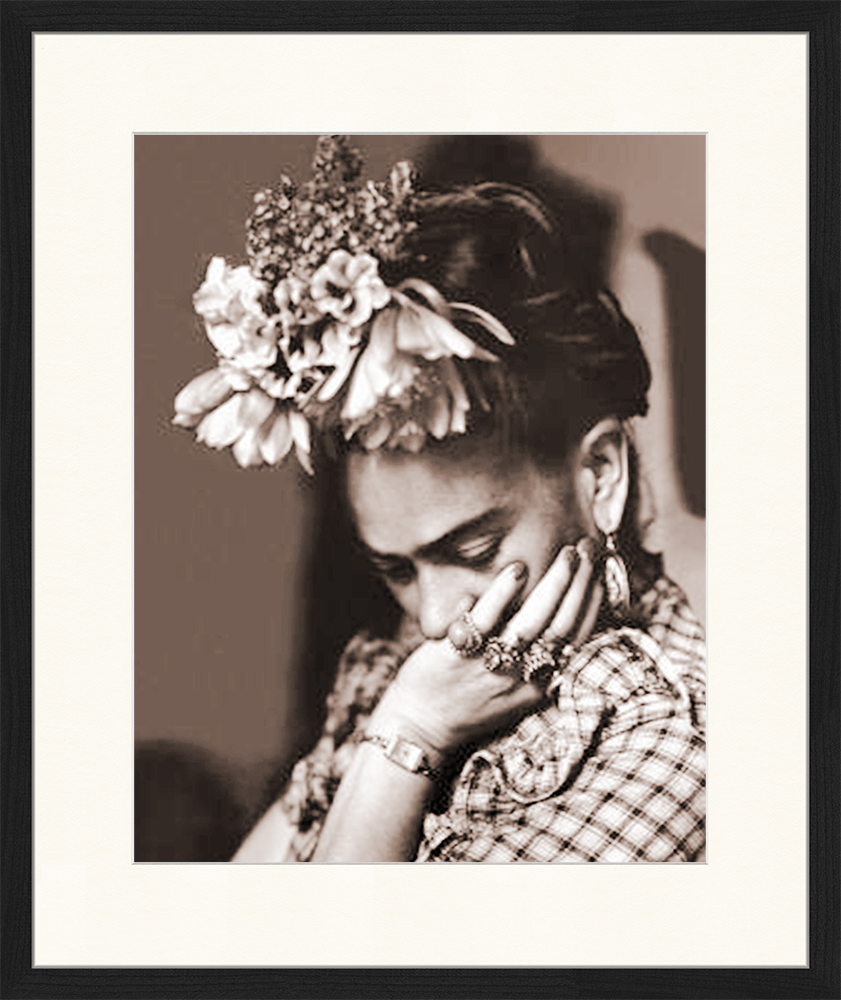 Nero Stampa artistica con immagine di Frida Kahlo con cornice in vendita all'ingrosso su Faire8