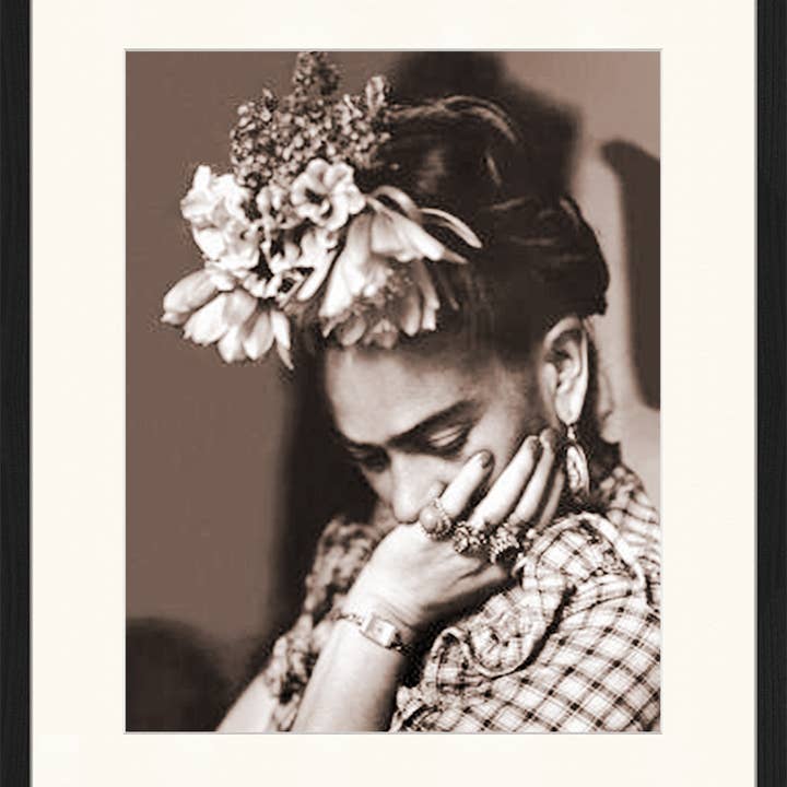Nero Stampa artistica con immagine di Frida Kahlo con cornice in vendita all'ingrosso su Faire8