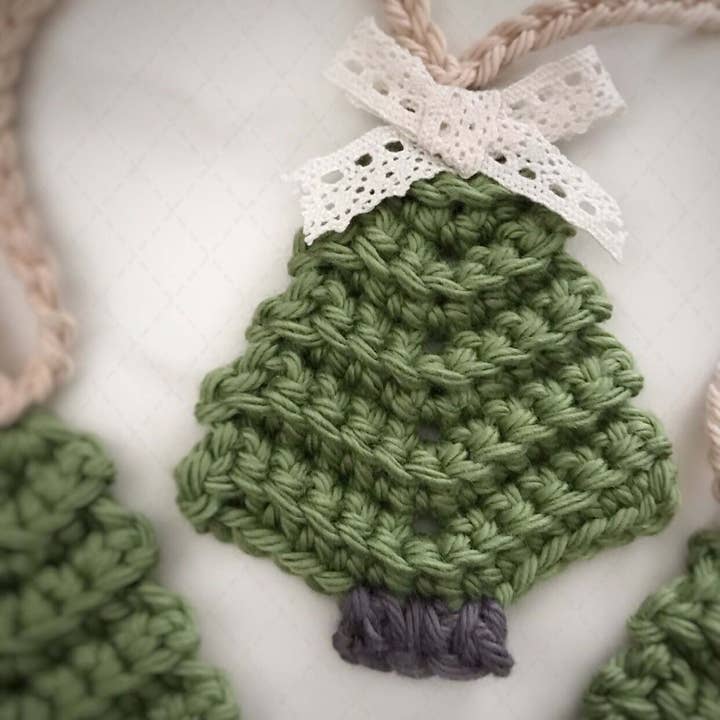 TOMOPOD LLC – wholesale Bunting/garland – Crochet Pine Tree Garland, Christmas Bunting, Mantle Garland