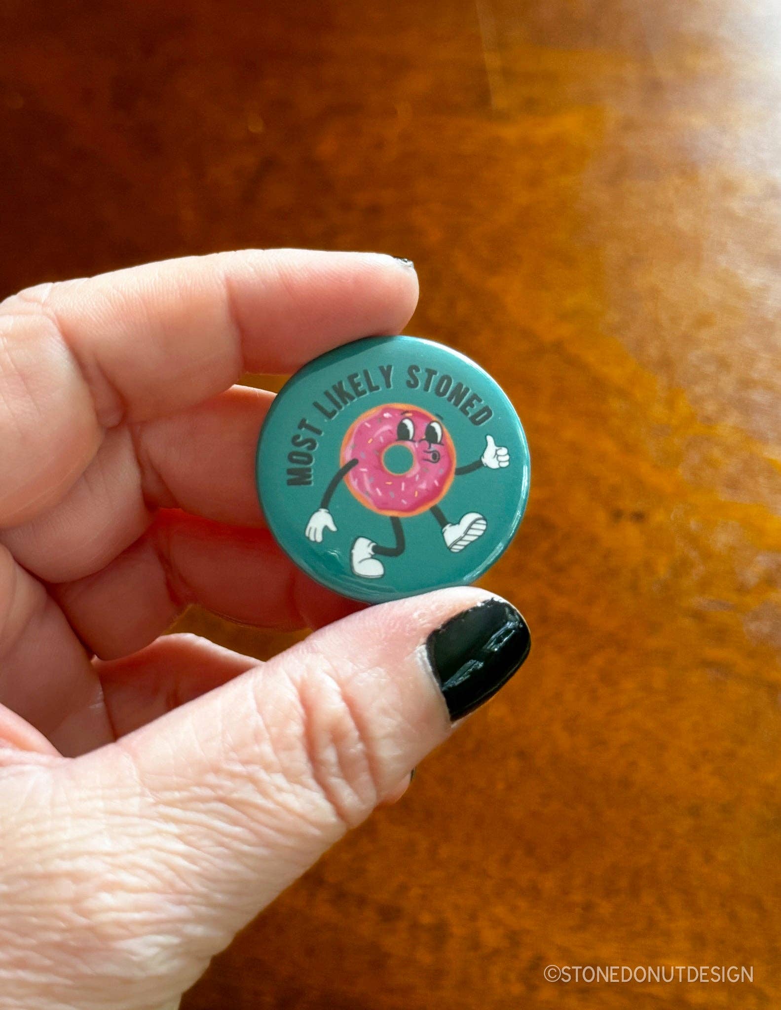 Stone Donut Design, LLC – wholesale Nål och knapp för kavajslag – Mest sannolikt stenad pinback-knapp2