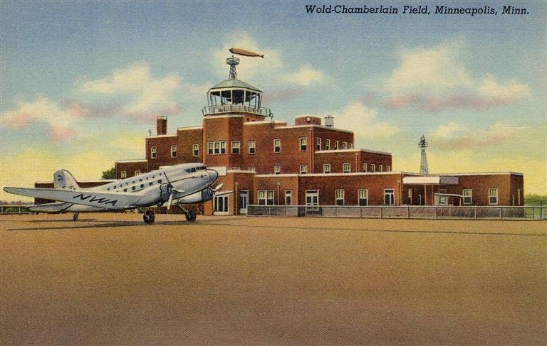 Found Image Press - Vente Cartes postales - Carte postale AV-497 Wold-Chambertain Field, Minneapolis0