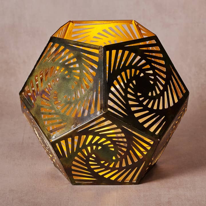 Bougeoir en cuivre antique Kundalee pour la vente par Ten Thousand Villages