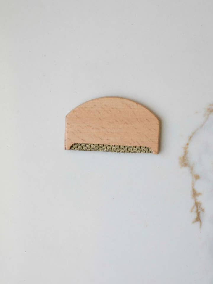 Reusable Wooden Fabric Shaver for wholesale by Fodory