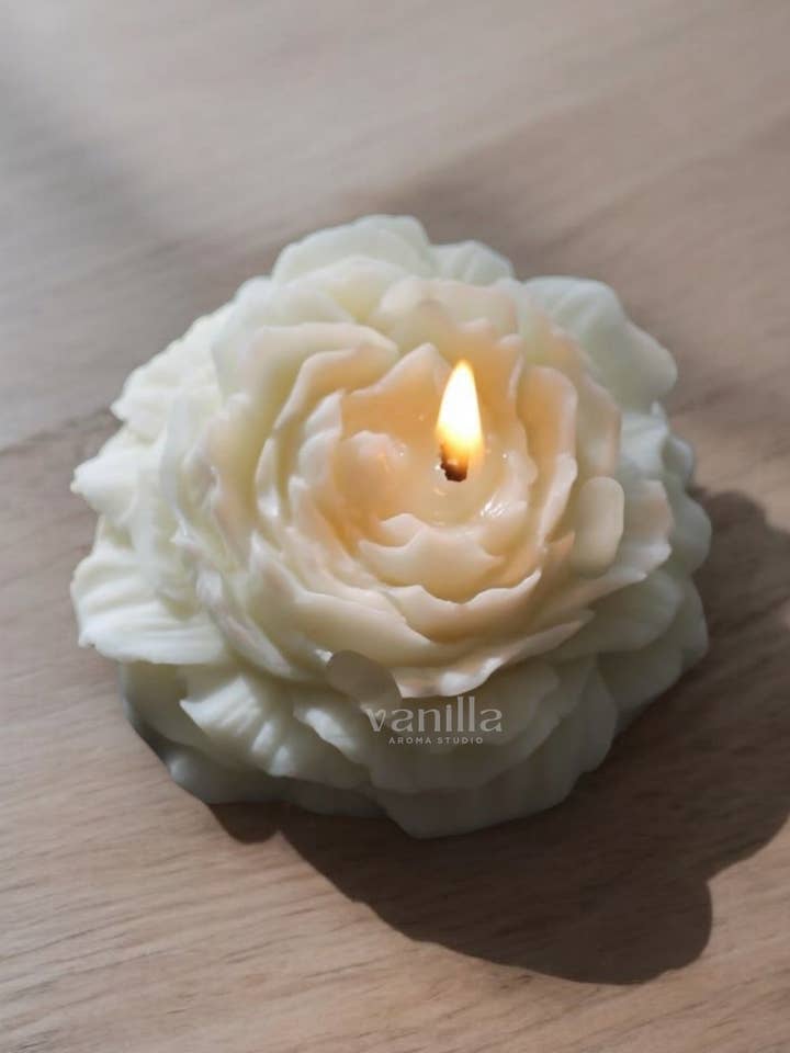 Peony Candle for wholesale by Vanilla Aroma Studio