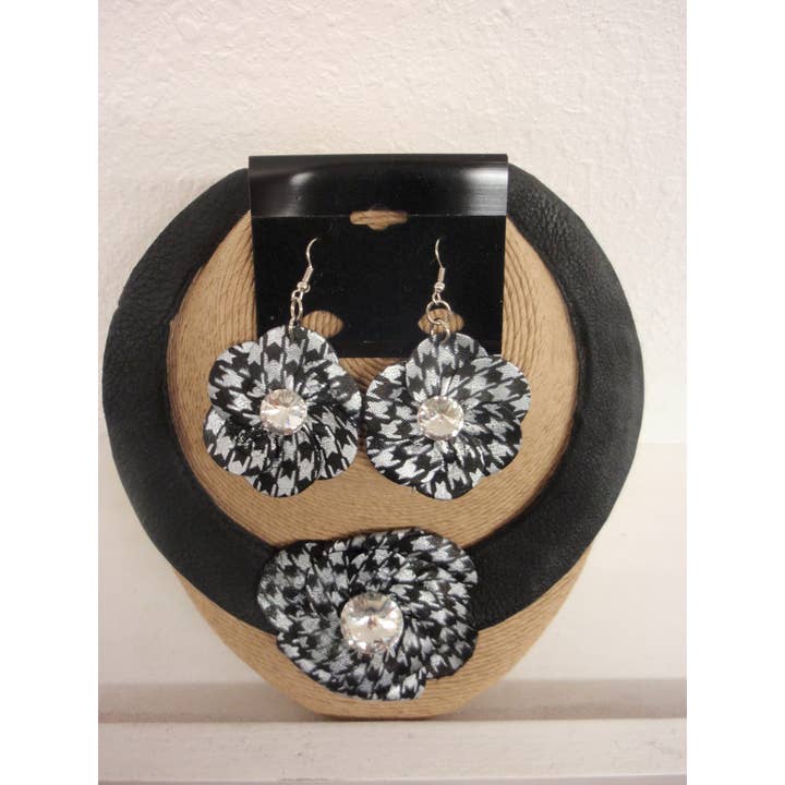 BLACK CHOKER WITH BLACK AND GREY AND WHITE LEATHER FLOWER NE for wholesale by International Duru's