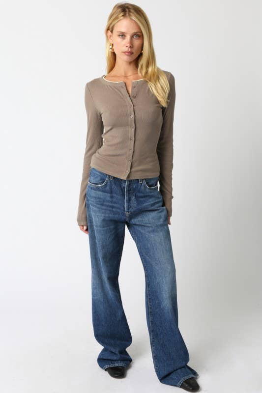 Olivaceous – Engroshandel Skjorte med buttondown – til kvinder – Saige Knap Top15