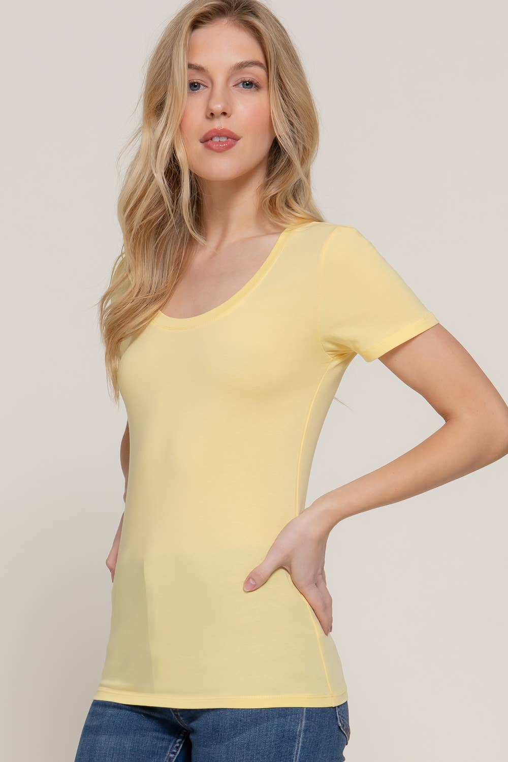 Active Basic | Active USA – Engroshandel T-shirt – til kvinder – Kortærmet top i bomuldstrikot med rund hals26