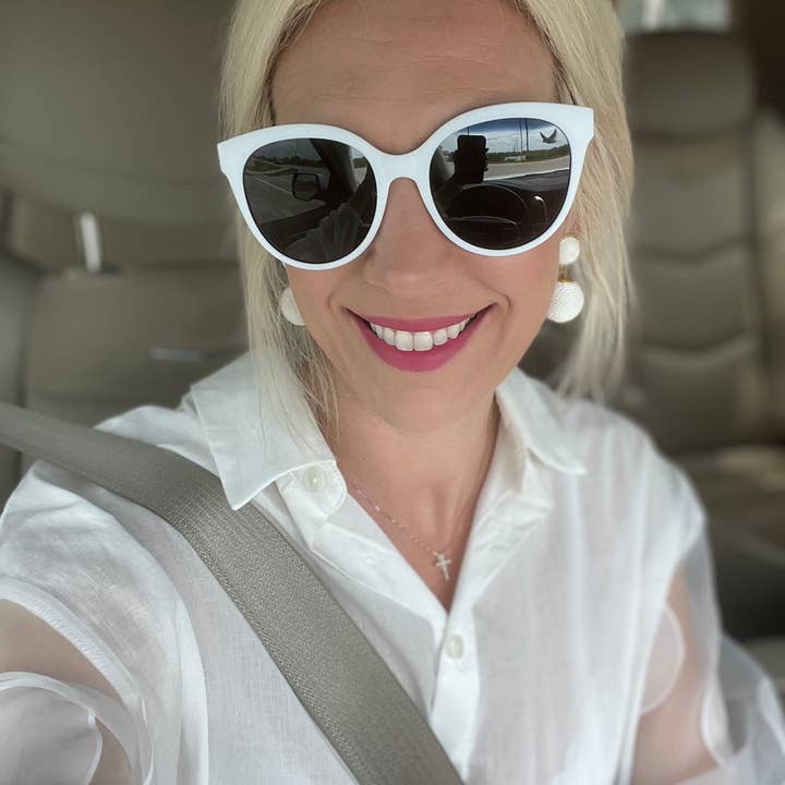 « Gloria » en blanc pour la vente par Byrdsi