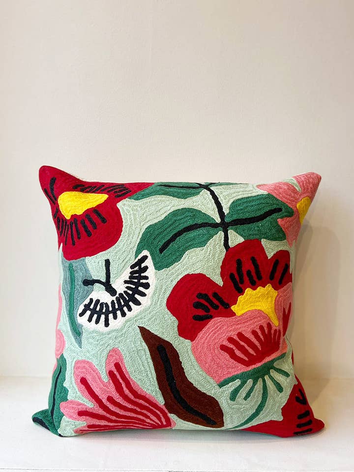 Copricuscino Aari Papaveri Cremisi Wildflower per la vendita all'ingrosso da parte di House of Roya Ltd