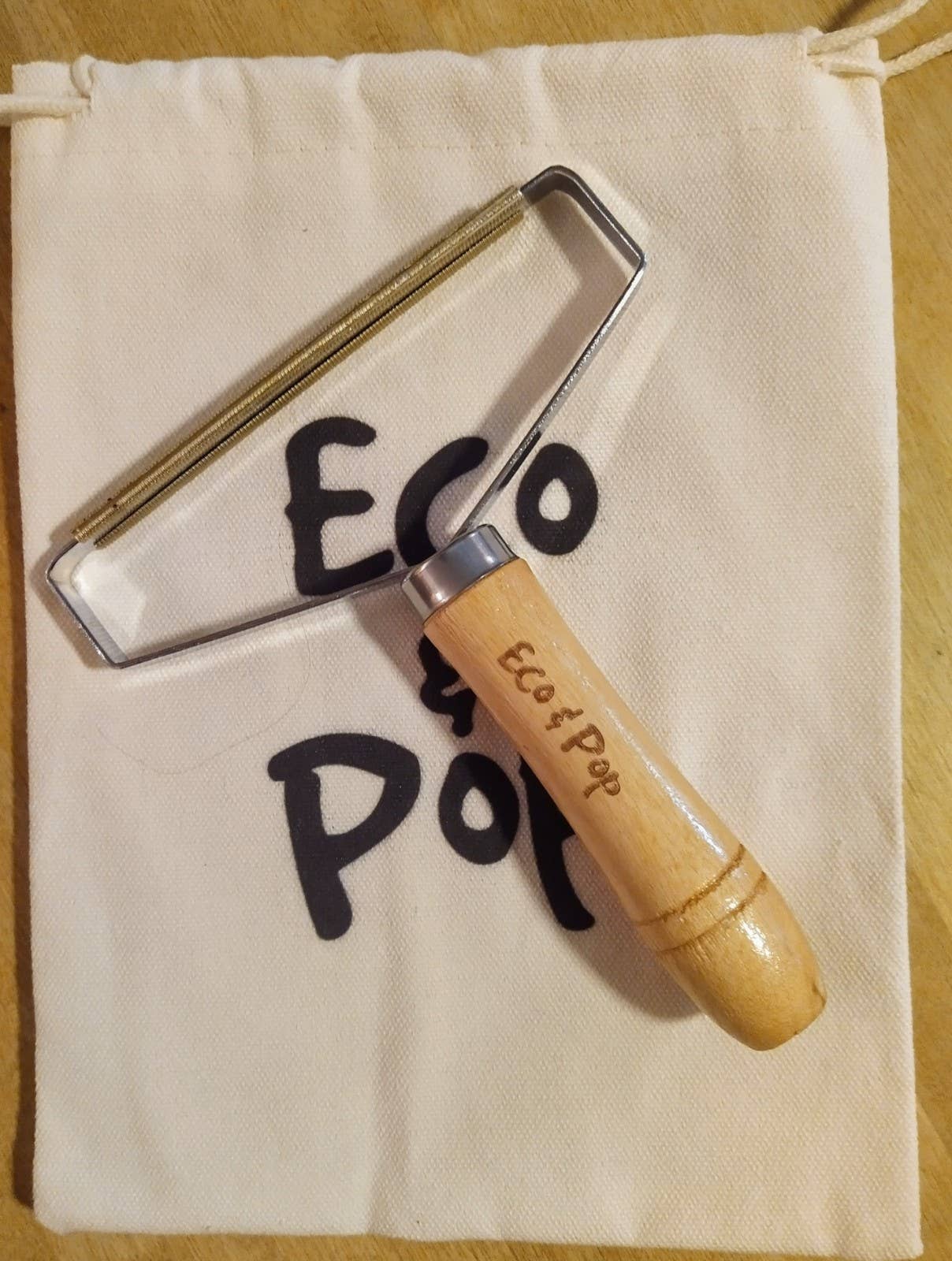 Eco and Pop – wholesale Klädvårdsrulle – Eco&Pop luddavlägsnare2