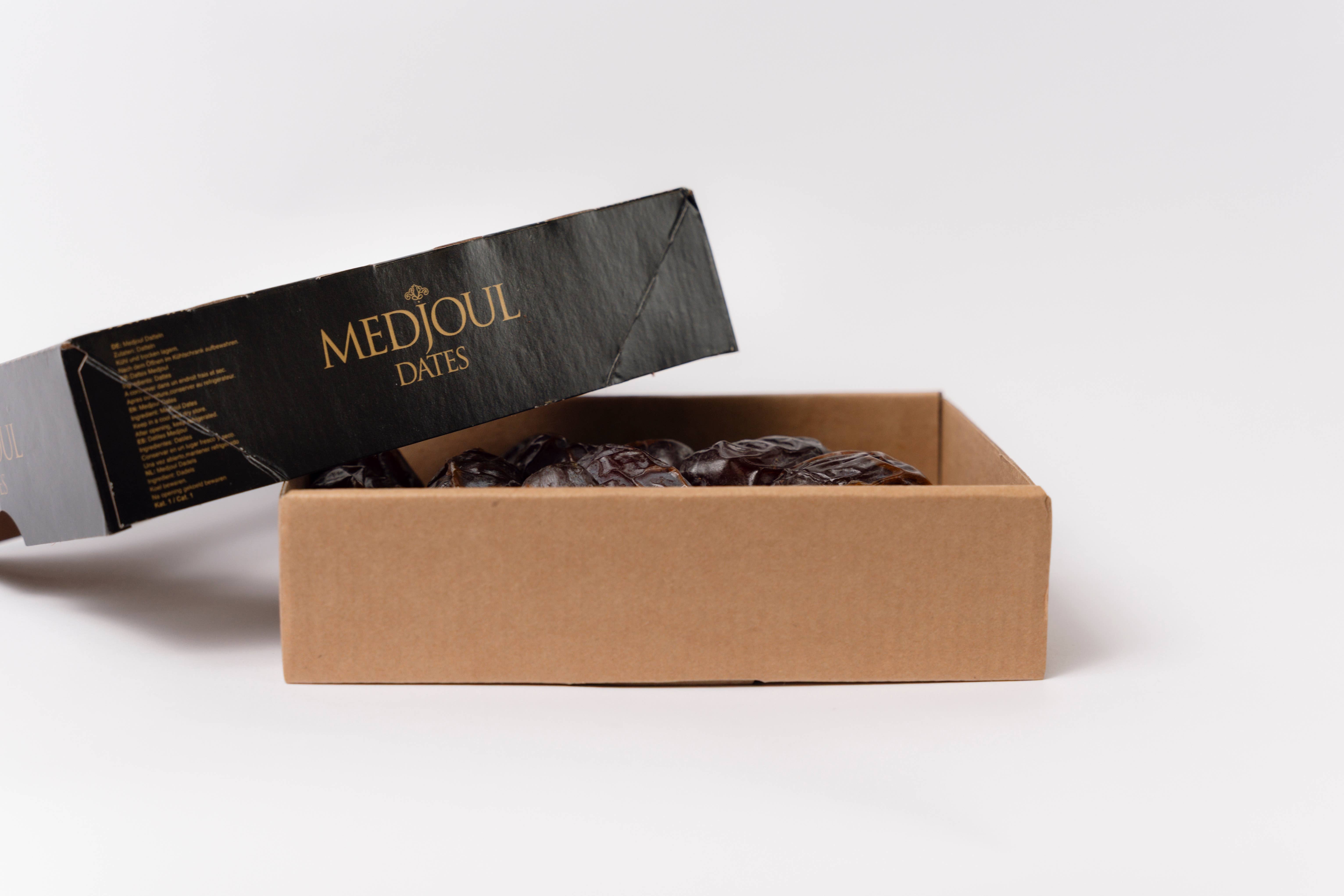 Agnellini Int Srl - Wholesale Dried/Dehydrated Fruit - Medjoul Jumbo Dates 500g 100% natural, Premium quality2