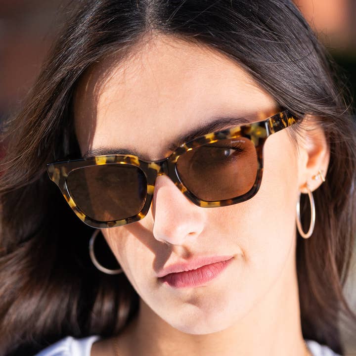 Bayron Bay Sunglasses - Wholesale Sunglasses - Women's - Emerald Marrón2