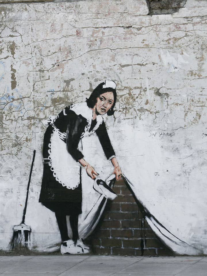 Banksy - Balayez-le sous le tapis pour la vente par BLUE SHAKER