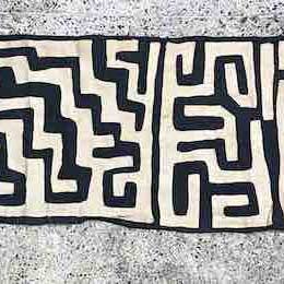 Tessuto lungo in rafia Kuba Cloth | 112 x 22" per la vendita all'ingrosso da parte di The Niger Bend