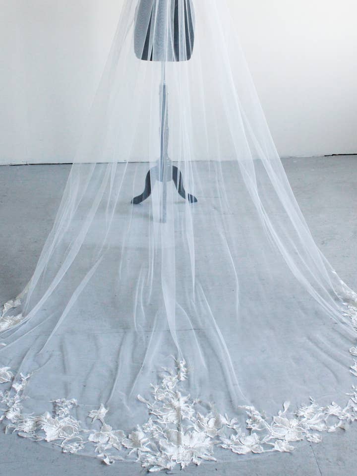 Velo della cattedrale di Dahlia per la vendita all'ingrosso da parte di Jaxie Bridal Accessories