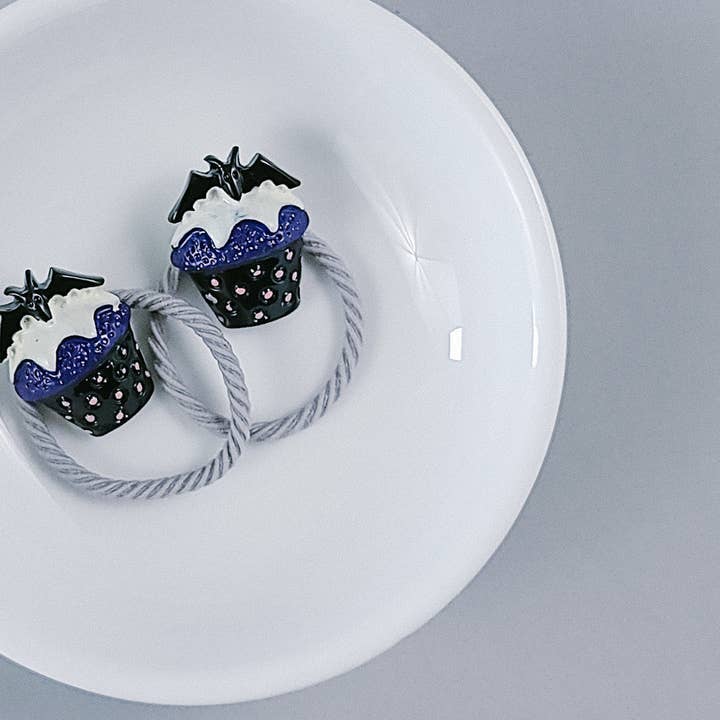 Confezione da 2 elastici per capelli | Cupcake per Halloween | 3 opzioni per la vendita all'ingrosso da parte di Love, Steffie Kay