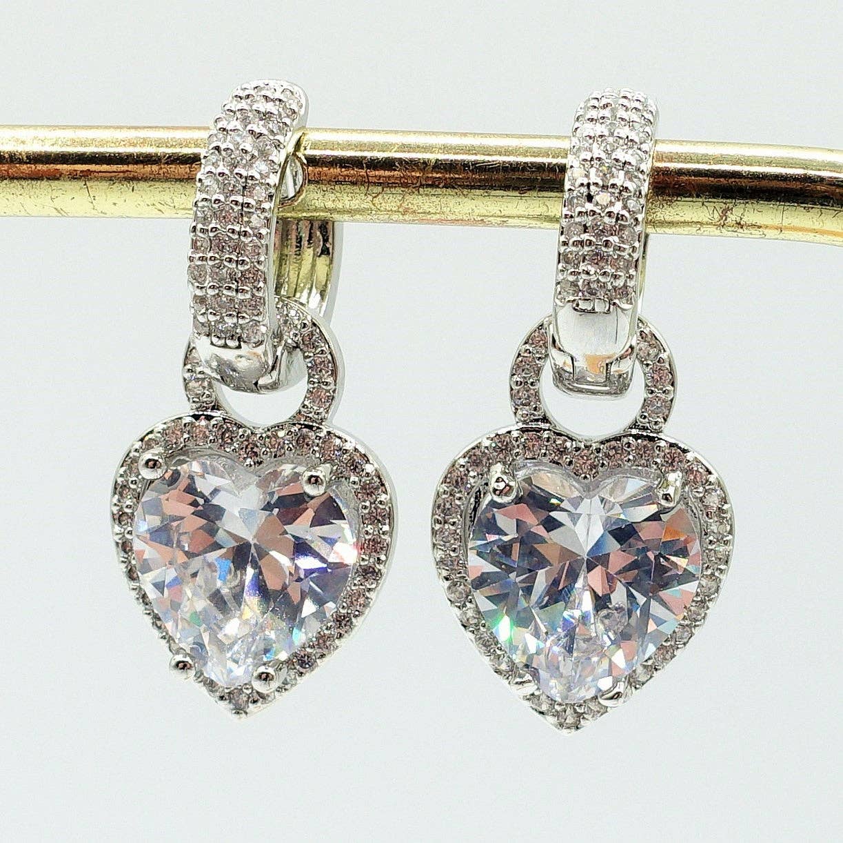 Daemon srls - Wholesale Hoop Earrings - AURORA HOOPS ~ Orecchini mini cerchi zirconati FULL in Cubic Zirconia a forma di cuore7