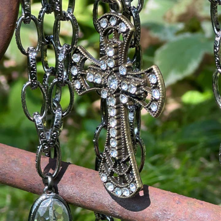 Bohemian Grace - Wholesale Pendant/Charm Necklace - Granger Cross Bling Pendant Necklace.