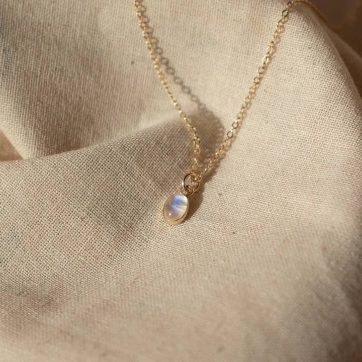 Oval månsten halsband för wholesale av Emery and Opal