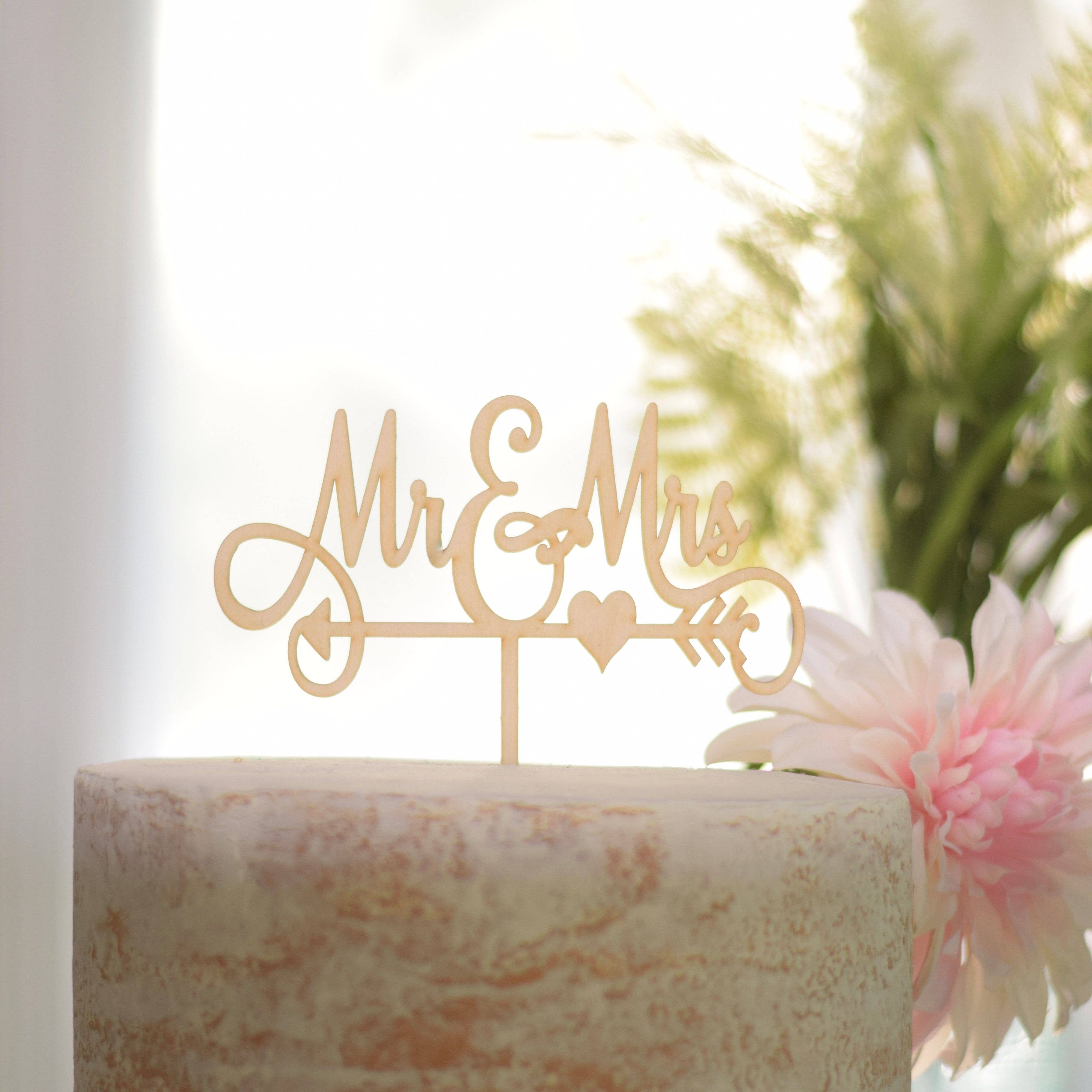 Sugar Crush Co - Vente Décoration pour cake/cupcake - Décoration de gâteau de mariage Mr and Mrs avec flèche en bois3