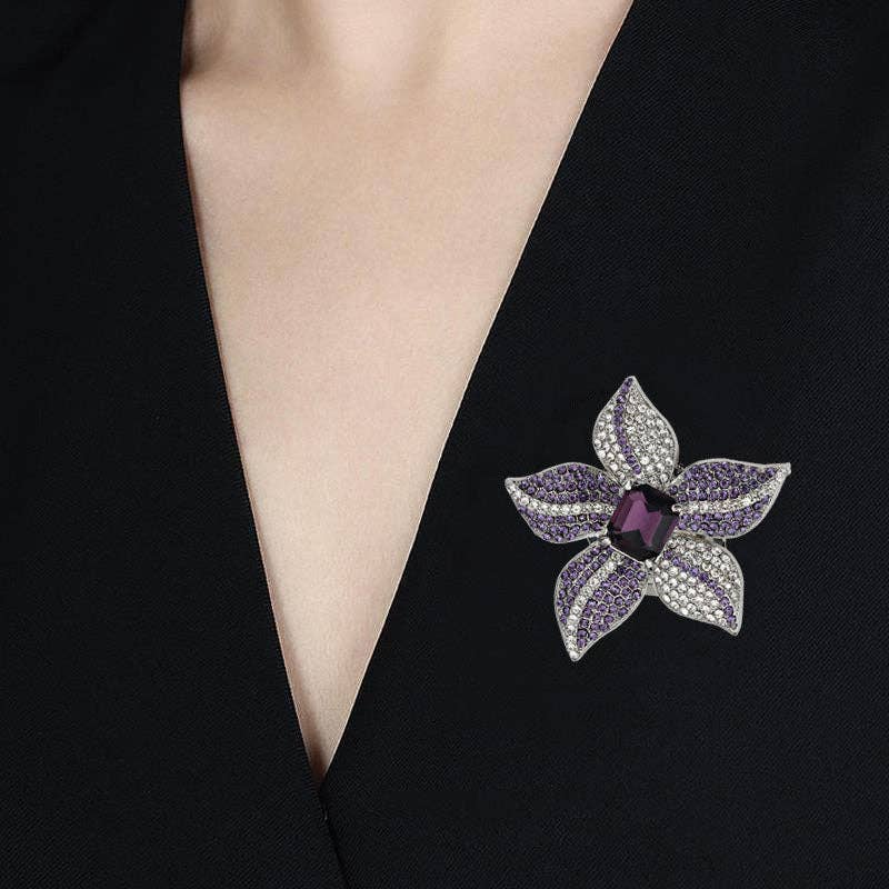 Lila Lily Rhinestone Alloy Brosch PA5696 för wholesale på Faire1