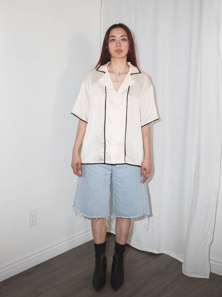 et Tigre - Wholesale Button Down Shirt - Women's - Allison Blouse in Cream with Black Piping