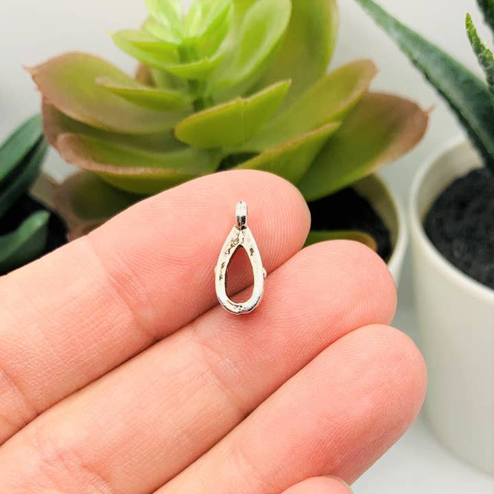 Guerrilla Charm - Wholesale Craft Supplies - Antique Silver X Design Bails, 13x5mm2