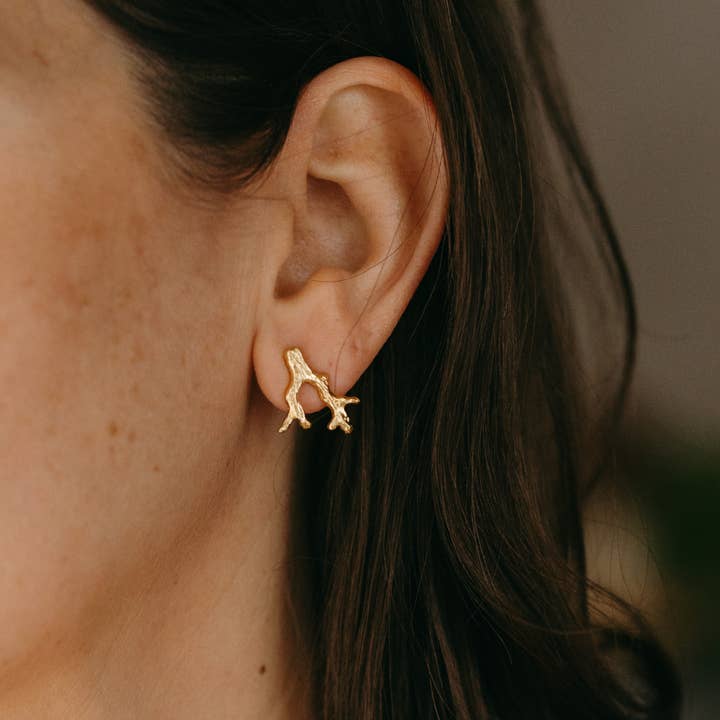 Boucles d'oreilles corail pour la vente par Laura Elizabeth