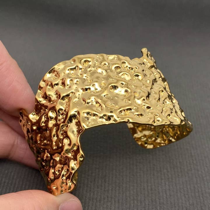 Irregular Hammered texture 18K Golden S.Steel Wide Cuff -FGS for wholesale by Mio Queena
