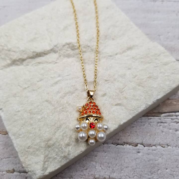 Treasure Wholesale - Wholesale Pendant/charm necklace - Diamond Studded Christmas Santa Claus Pearl Necklace
