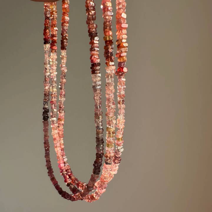 Spinel Ketting | Roze Heishi Sieraden | Herfst Winter Edelstenen voor wholesale door Anokhi Green | Handmade Gemstone Jewelry