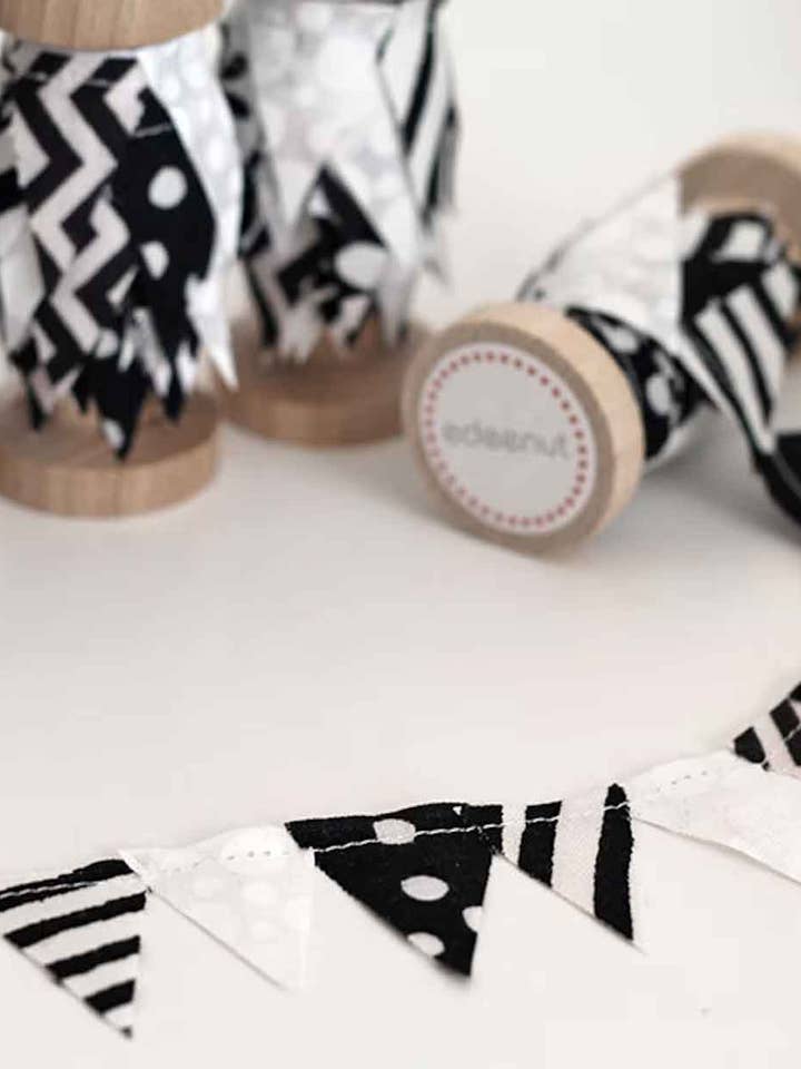 Spool Bunting BLACK-WHITE Wedding Ribbon. cake banner topper for wholesale by edeenut
