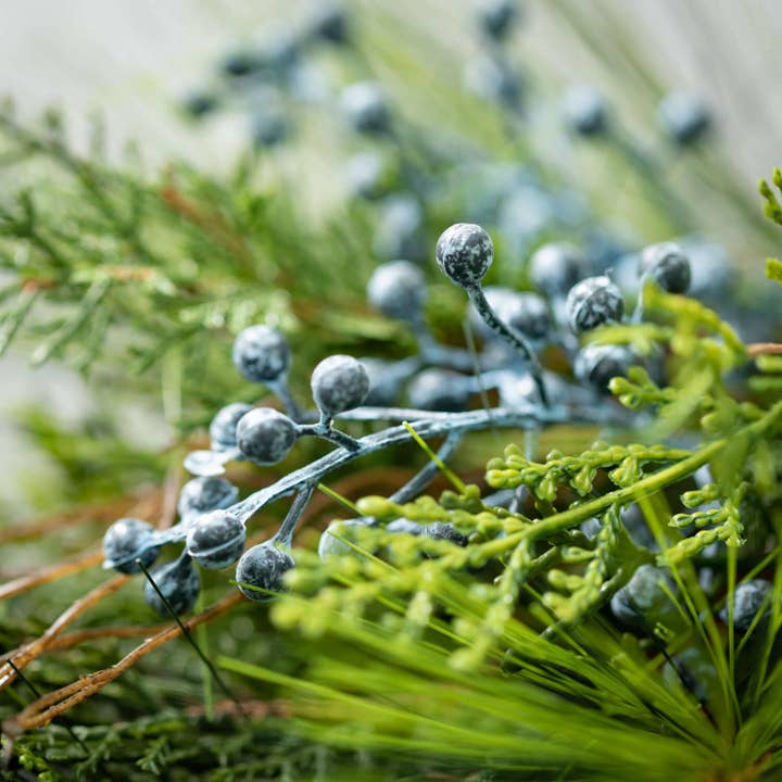 Sullivans Home Decor - Wholesale Wreath - 22" JUNIPER WREATH