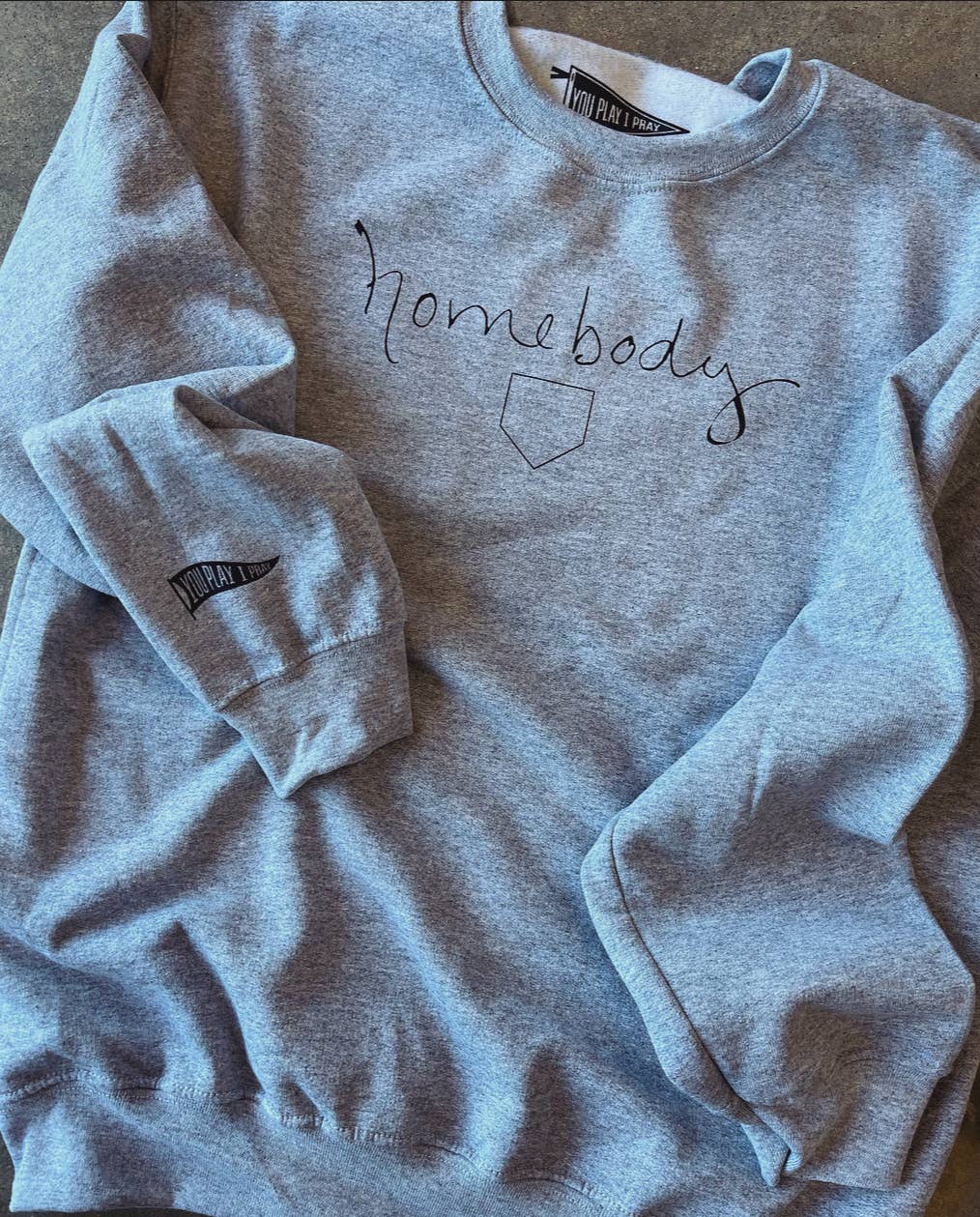 You Play I Pray - Vente Sweat-shirt à imprimés – femme - Chandail à capuchon Baseball Homebody | Baseball Mom1