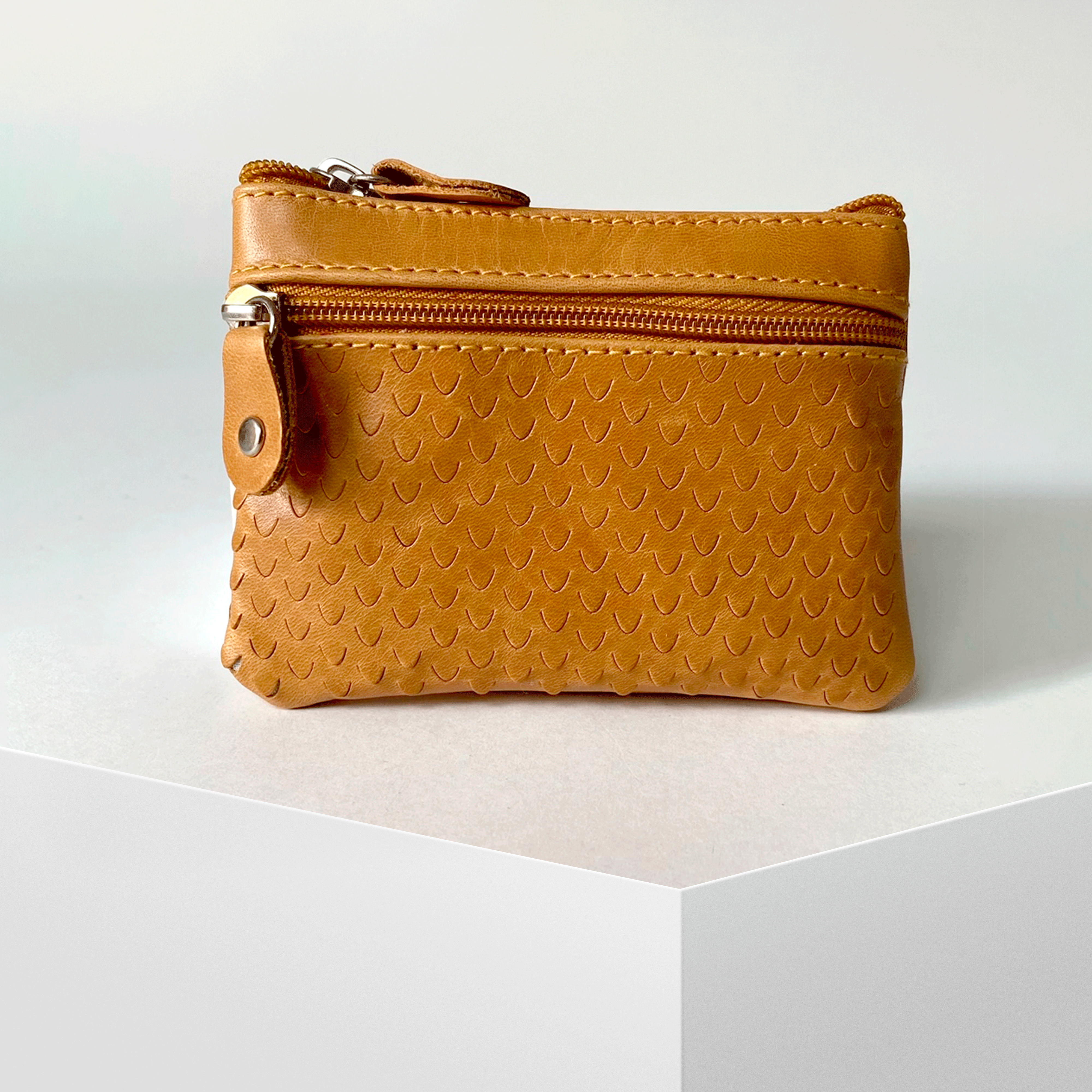 VALTICO - Wholesale Coin Purse - Women's - Small leather purse with two zippers.4